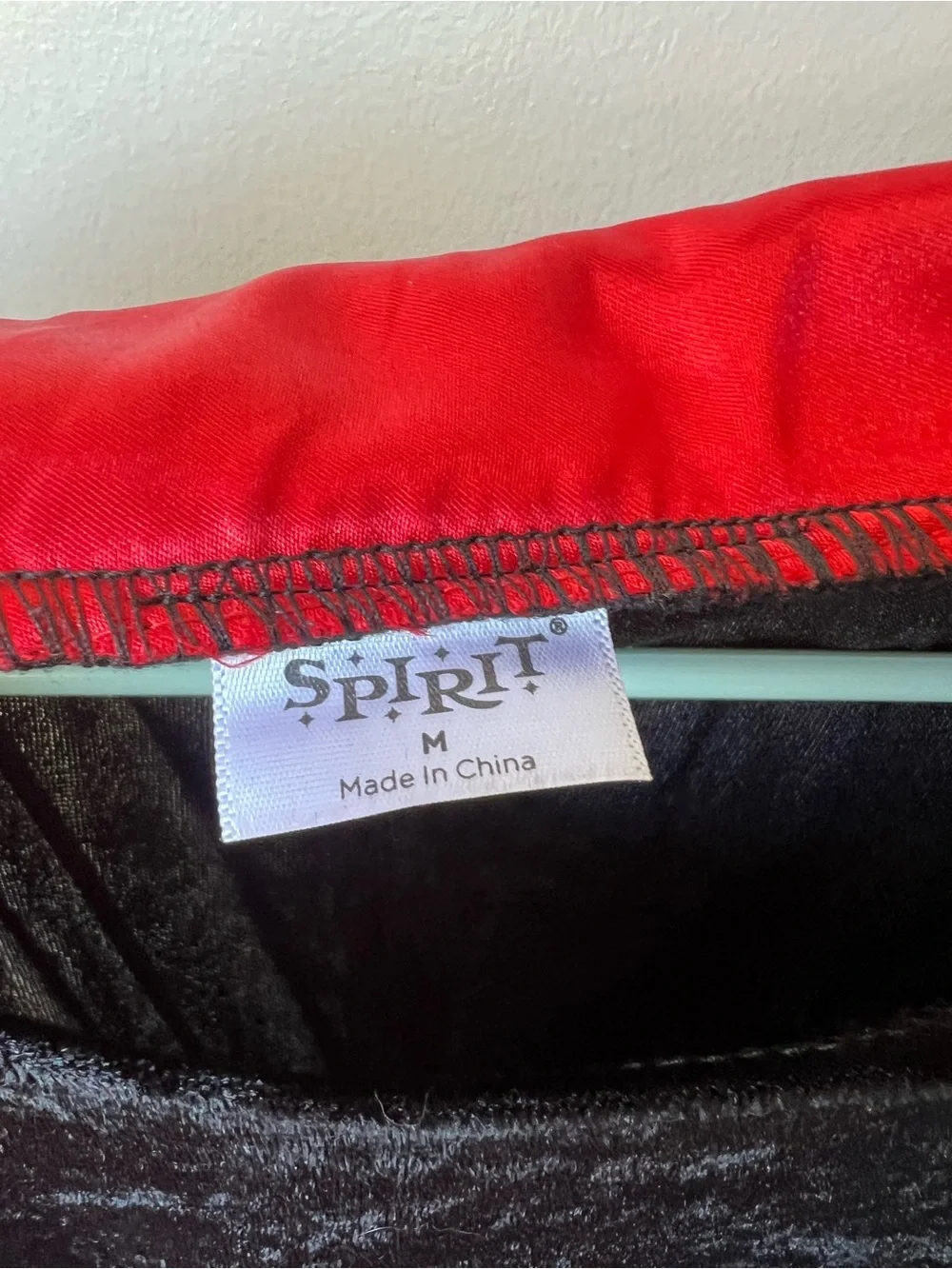 Spirit Halloween- Gothic Vampira (Vampire) Costume Size Medium 8-10 Black/Red